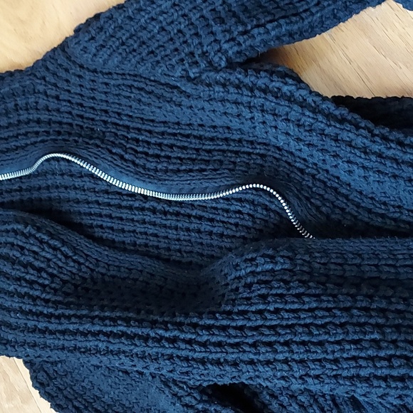 GAP Black Women's Sweater Cardigan - Picture 2 of 3